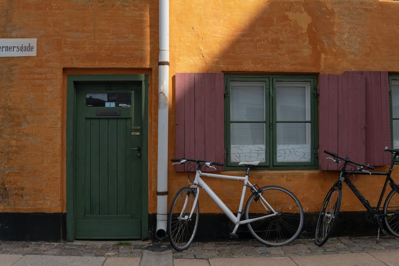Conoce las coloridas puertas Dinamarca