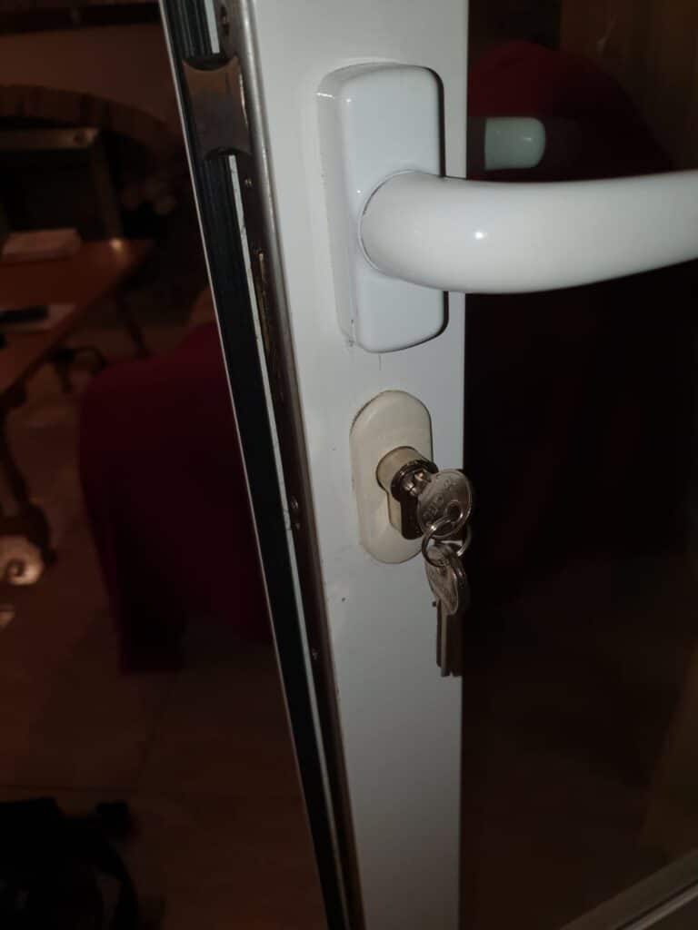 Apertura de puertas Argüelles