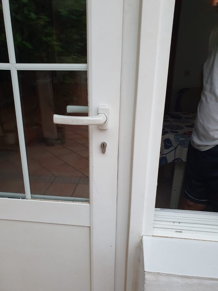 Apertura de puertas Baezuela