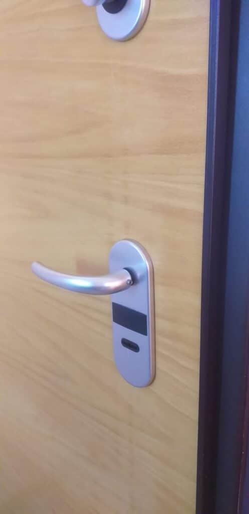 Apertura de puertas El Álamo