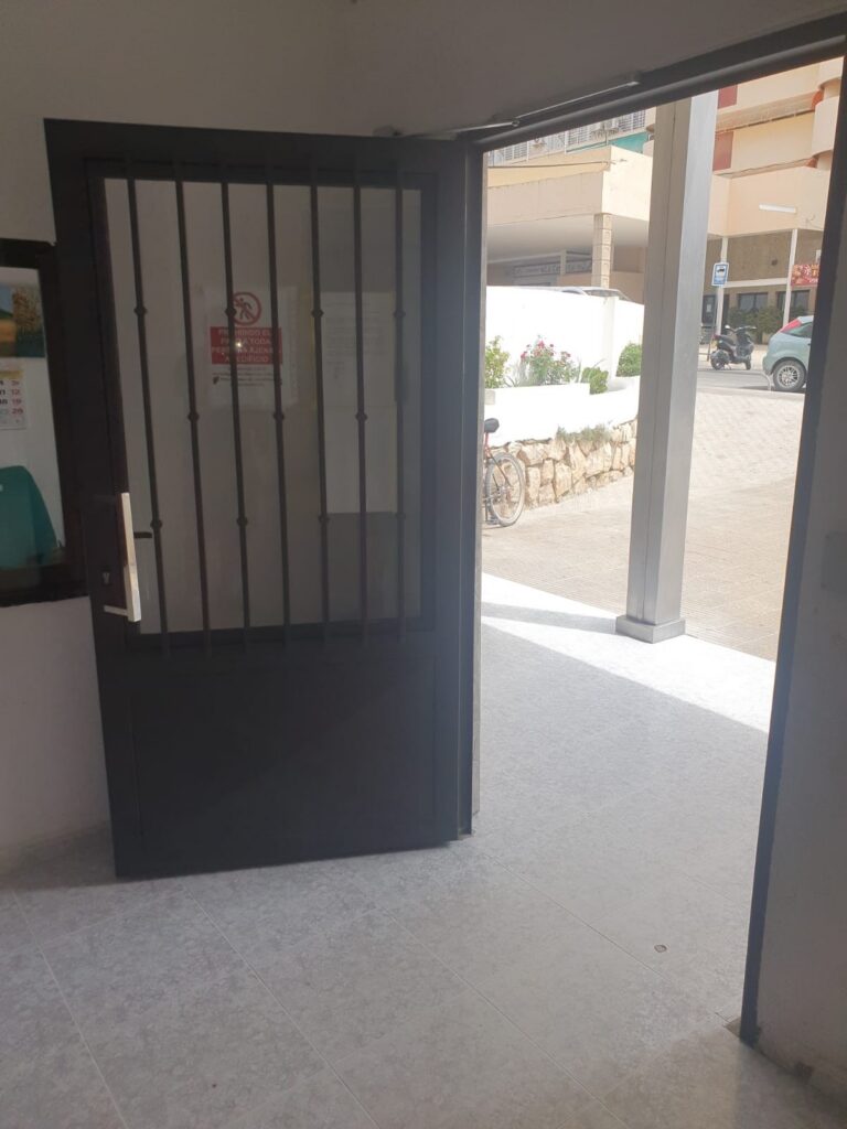Apertura de puertas Fuente el Saz