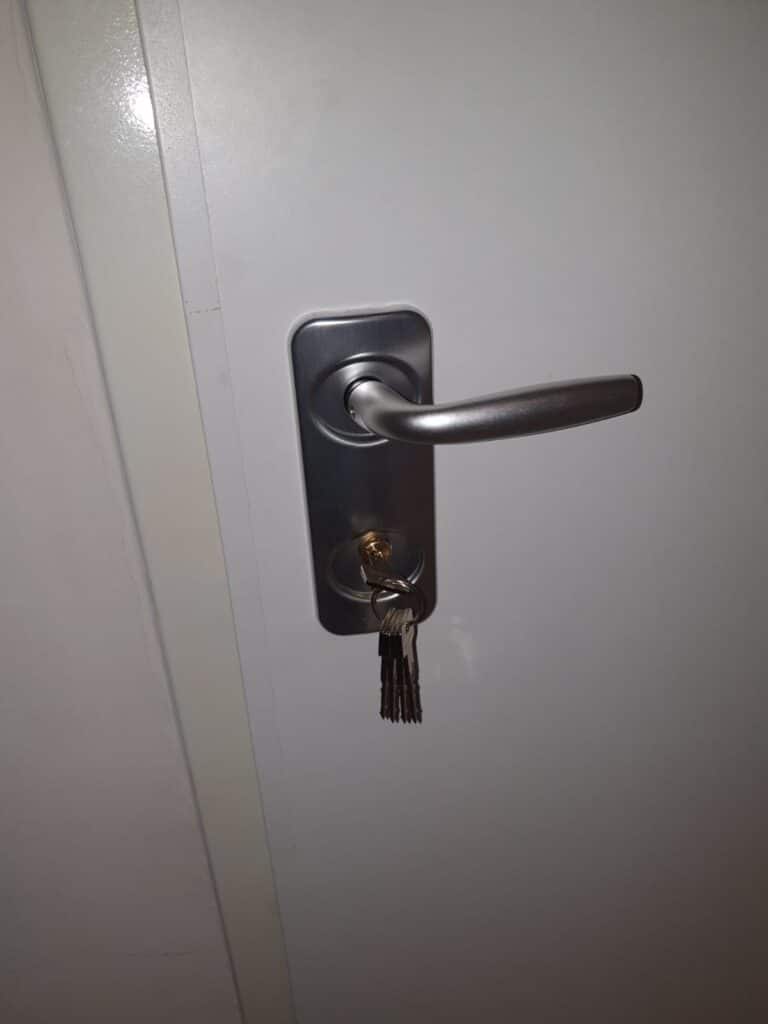 Apertura de puertas La Navata