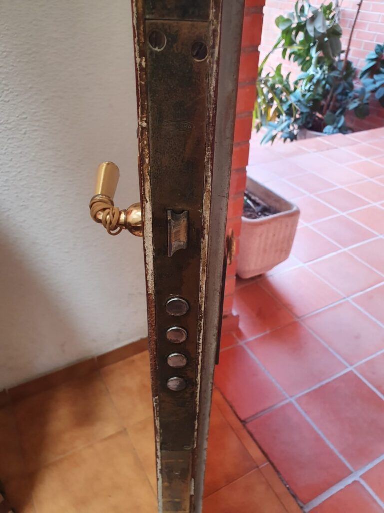 Apertura de puertas Los Santos de la Humosa
