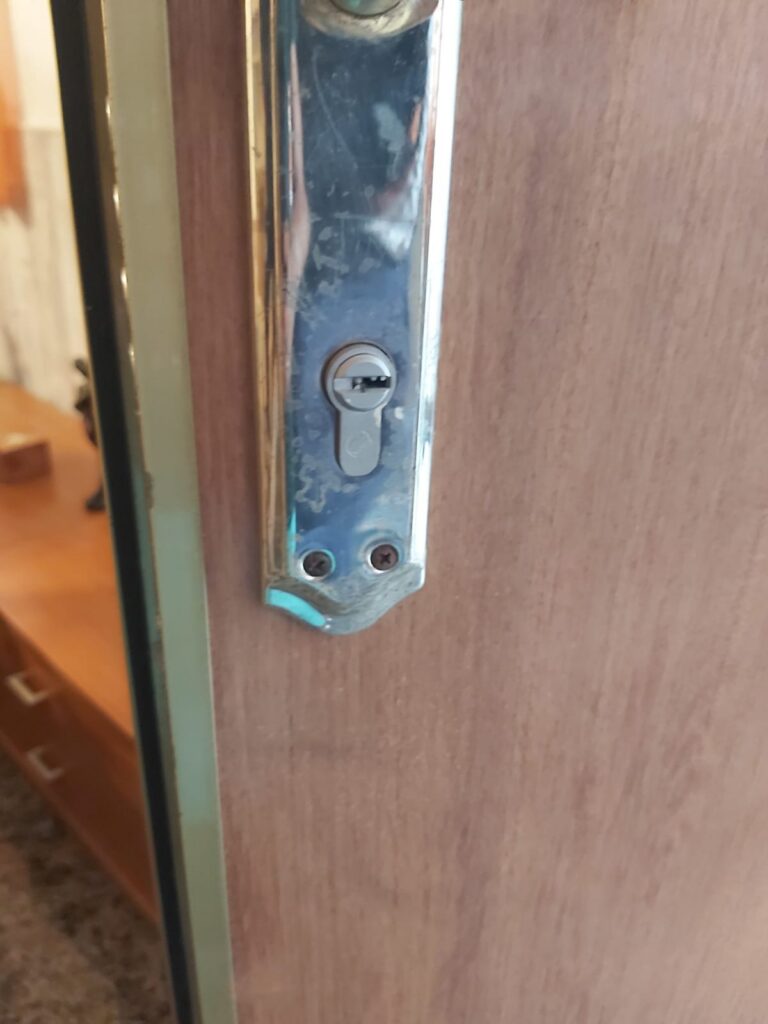 Apertura de puertas Navalquejigo