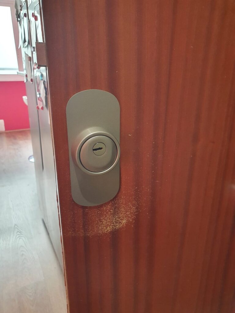 Apertura de puertas Pavones