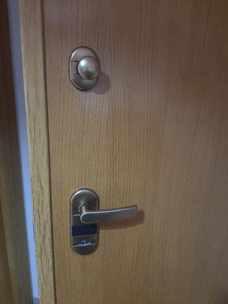 Apertura de puertas Perales de Tajuña