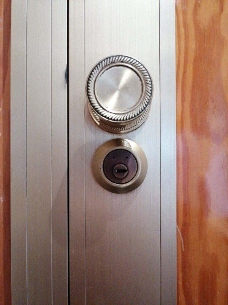 Apertura de puertas Vista Alegre