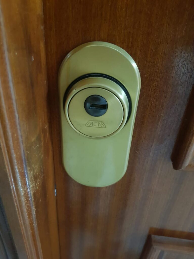 Cambio de cerraduras Embajadores